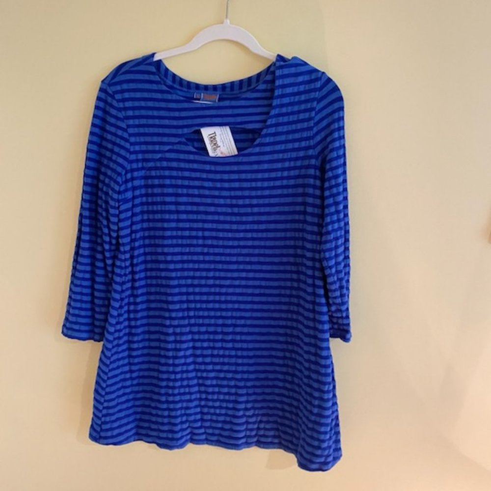 Tianello Blue Striped Shirt Size‎ Medium